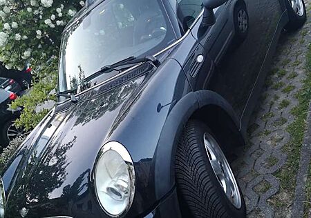Mini Cooper Cabrio Sidewalk