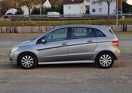 Mercedes-Benz B 170