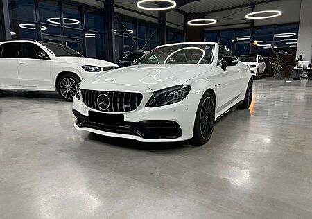 Mercedes-Benz C 63 AMG s Cabrio Carbon Night Perf. Sitz. Packg.