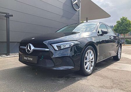 Mercedes-Benz A 220 d 4M Limousine PROGRESSIVE HUD NAVI LED