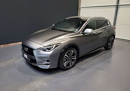 Infiniti Q30 S 1.6 *Navi| Pano| Alcantara| LED*