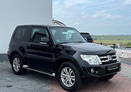 Mitsubishi Pajero 3.2 DI-D Intense*NUR 124TKM*KAMERA*SHZ*