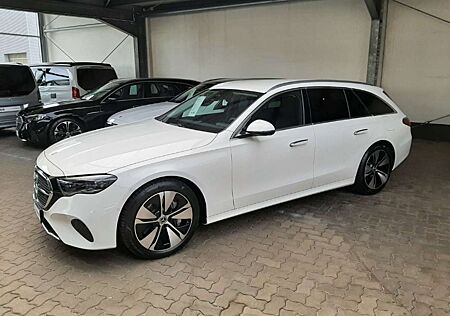 Mercedes-Benz E 300 T de Distronic Superscreen AHK 360°