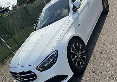 Mercedes-Benz E 300 T BlueTEC HYBRID 7G-TRONIC Edition