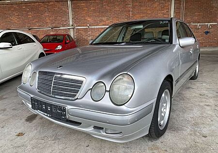 Mercedes-Benz E 240 E -Klasse Lim. /AUT/PDC/S-Heft/ Klima/