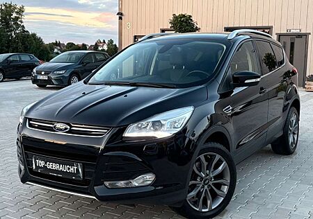 Ford Kuga 2.0 TDCi 4x4 Titanium / Bi-Xenon / Leder