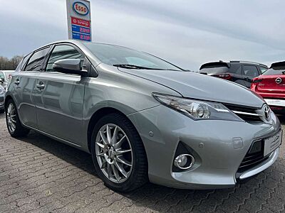 Toyota Auris Life+ 2.0 D-4D*NAVI*LED*R-CAM*ALU*EURO5*