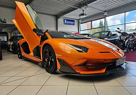 Lamborghini Aventador LP 700-4 SVJ 63'er Optik*CARBON*KERAMIK*wenigKm