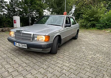 Mercedes-Benz 190 mit H Zulassung el. fenster, el Schibedach