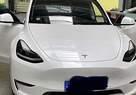 Tesla Model Y Long Range Dual Motor AWD