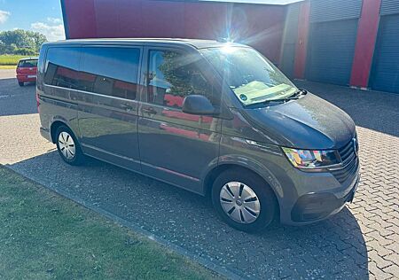 VW T6 Multivan Volkswagen 2,0TDI Automatik Family 6Sitze AHK