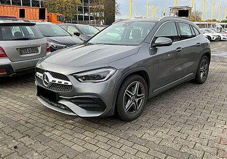 Mercedes-Benz GLA 200 AMG Line