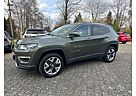 Jeep Compass 170PS Limited 4WD in tollem Grün Metallic
