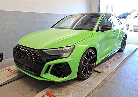 Audi RS3 Lim Carbon HUD RS-AGA Black Pano Matrix B&O