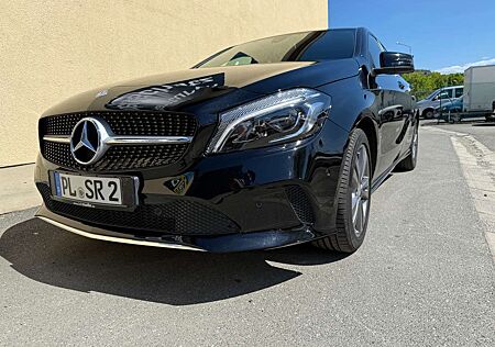 Mercedes-Benz A 180 SCORE!