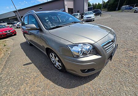 Toyota Avensis 2.0 Sol