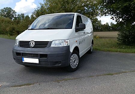 VW T5 Transporter Volkswagen Transporter T5 1,9 TDI DPF 102 PS mit AHK