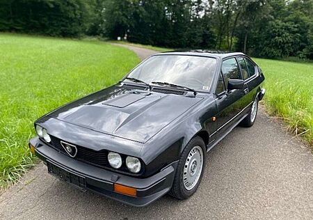 Alfa Romeo GTV 6 2.5,Motor überholt, kmpl. Scheckheft, 2.Hd