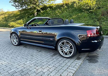 Audi RS4 Cabrio 4,2 l V8 quattro - TÜV NEU