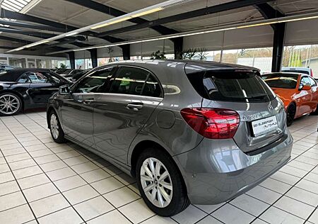 Mercedes-Benz A 200 -Klasse CDI Style*Pano*Navi*Scheckheft Mercedes