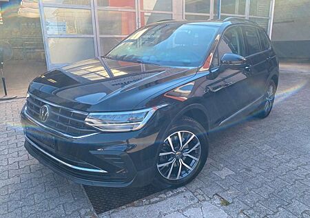 VW Tiguan Volkswagen Life/Navi/PDC/1.5TSI/SHZ/LED/ACC