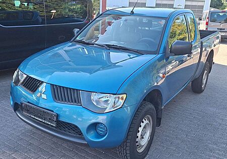 Mitsubishi L200 Invite Club Cab 4WD 2.Hand Klima HU 05/27