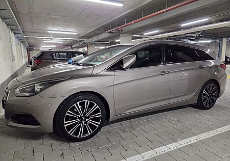 Hyundai i40 i40cw 1.7 CRDi blue Style