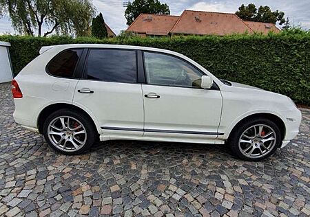 Porsche Cayenne GTS