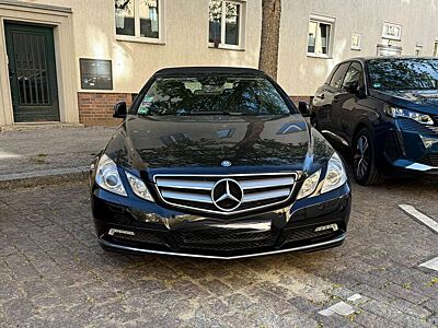 Mercedes-Benz E 250 E 250 CGI Cabrio BlueEFFICIENCY Automatik Elegance
