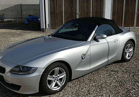 BMW Z4 Roadster 2.0i Leder schwarz Service+TÜV neu