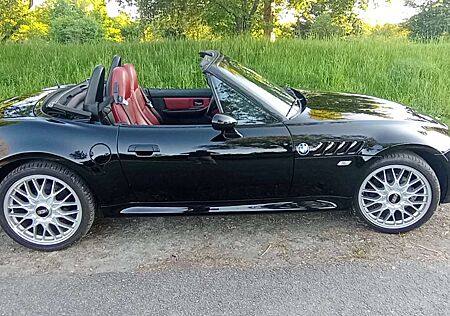 BMW Z3 roadster 1.9 wenig gelaufen !