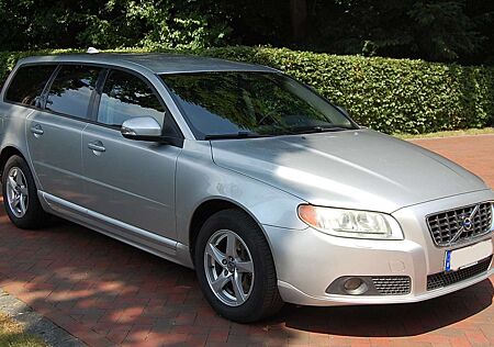 Volvo V70 Momentum Leder Bi Xenon Navi AHK Klimaautomatik