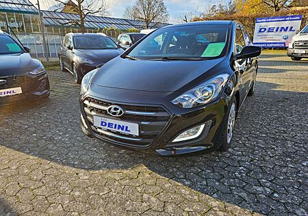 Hyundai i30 YES! / 8-fach bereift