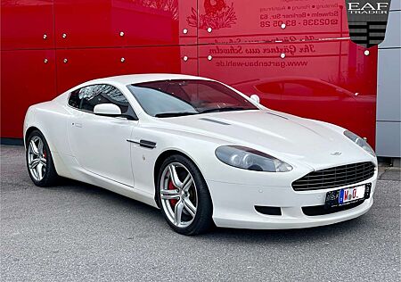 Aston Martin DB9 Coupe Touchtronic, 6.0 V12, Perlweiß Leder Red