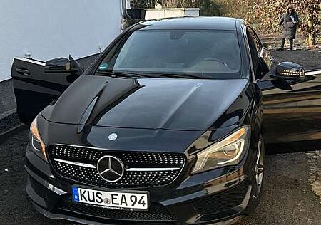 Mercedes-Benz CLA 220 CDI 7G-DCT AMG Line