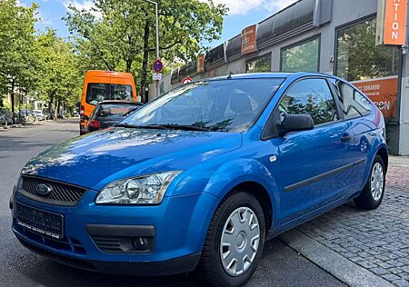 Ford Focus 1.6 TÜV NE JULI/27 KLIMA