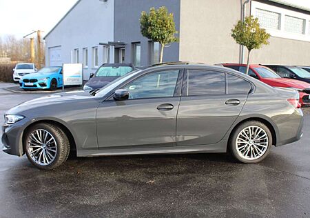 BMW 320 i Limo. Aut.+Sportsitz+Glasdach+HUD+18 Zoll+Memory