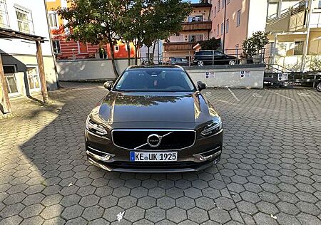 Volvo V90 D4 AWD Geartronic Momentum