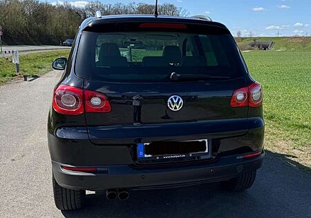 VW Tiguan Volkswagen Diesel 2.0 TDI DPF 4Motion Automatik Sport