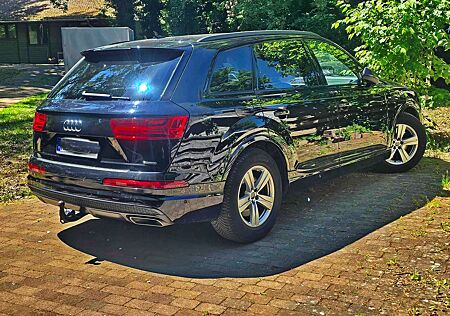 Audi Q7 50 TDI quattro S-Line - 7-Sitzer