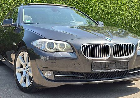 BMW 525 d Touring Aut/PANO/AHK/el. LEDER/NAVI/XENON/