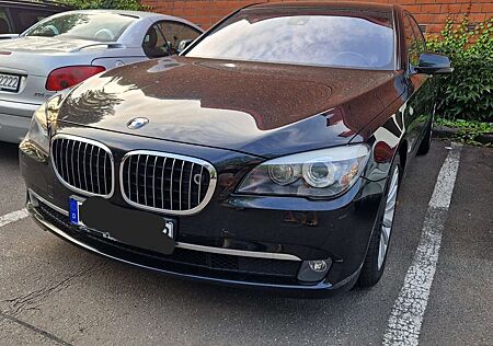 BMW 750i 750