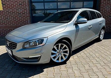 Volvo V60 2.0D4 SUMMUM,BI-XENON,AHK,LEDER-SPORTSITZE