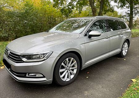 VW Passat Variant Volkswagen 2.0 TDI DSG Highline / ACC / Active Info Display