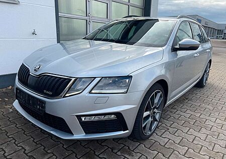 Skoda Octavia Combi RS 2,0TDI/1.Hd/Pano/Navi/SHZ/MWSt.