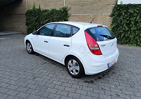 Hyundai i30 Edition+ Klima TÜV neu