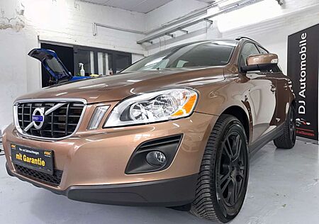 Volvo XC 60 XC60 /Allrad/AHK/PDC/LEDER/1.HAND/Zahnr.Neu