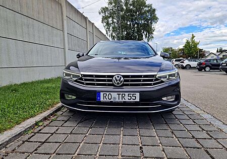 VW Passat Variant Volkswagen 2.0 TDI SCR DSG Elegance