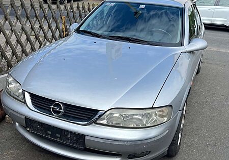 Opel Vectra 1.6 Edition 100