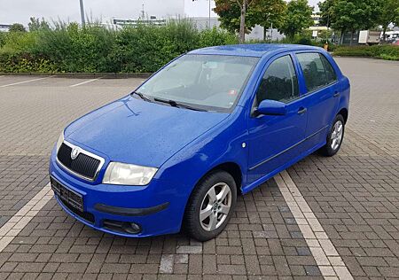 Skoda Fabia Unfallfrei ( ohne TUV ) navi , klima